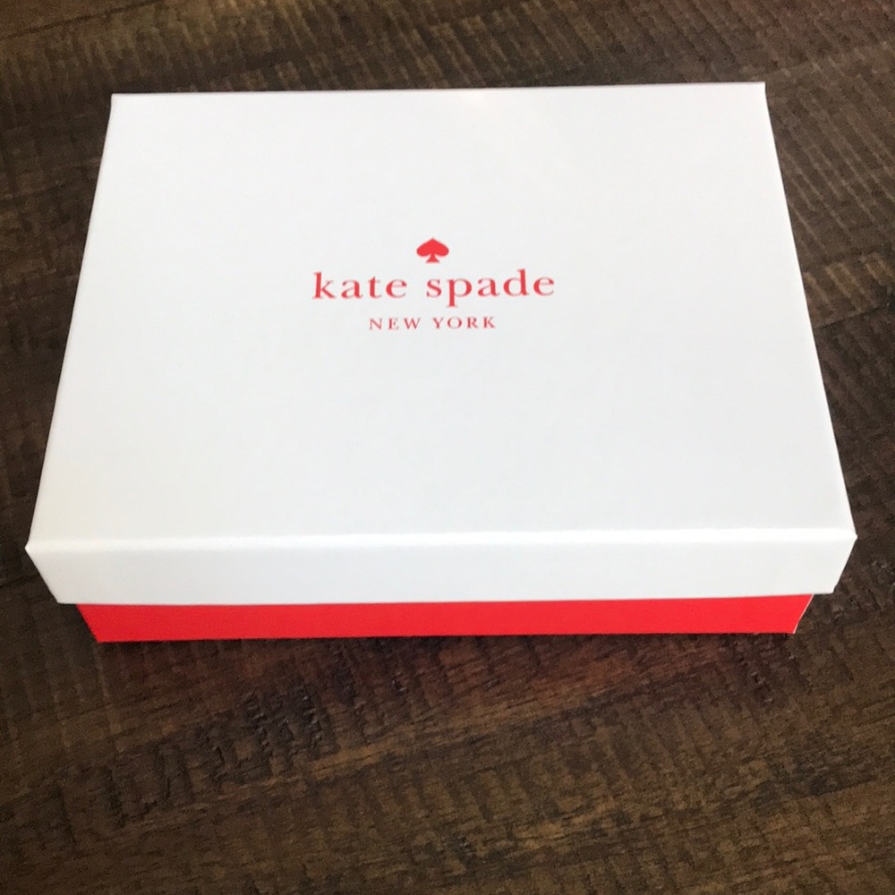 ♠️Kate Spade Cluster Stud Earrings♠️ - Picture 5 of 6